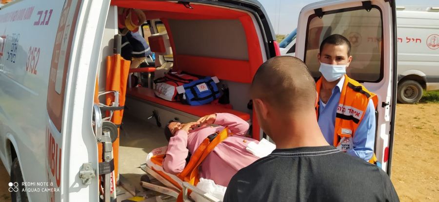 مستوطنون يهاجمون ويعتدون على فلسطينين في الخليل ونابلس